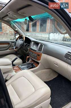 Внедорожник / Кроссовер Lexus LX 2005 в 