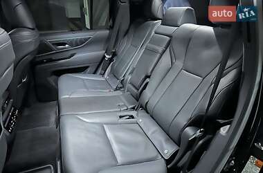 Внедорожник / Кроссовер Lexus LX 2023 в 