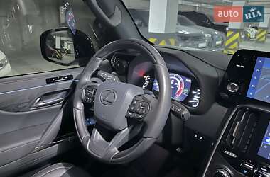 Внедорожник / Кроссовер Lexus LX 2023 в 