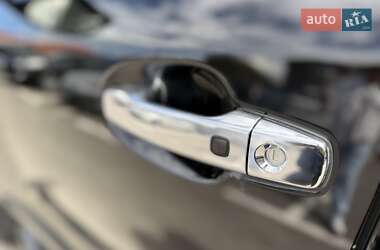 Позашляховик / Кросовер Lexus LX 2009 в 