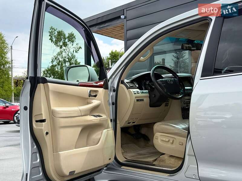 Позашляховик / Кросовер Lexus LX 2010 в Рівному