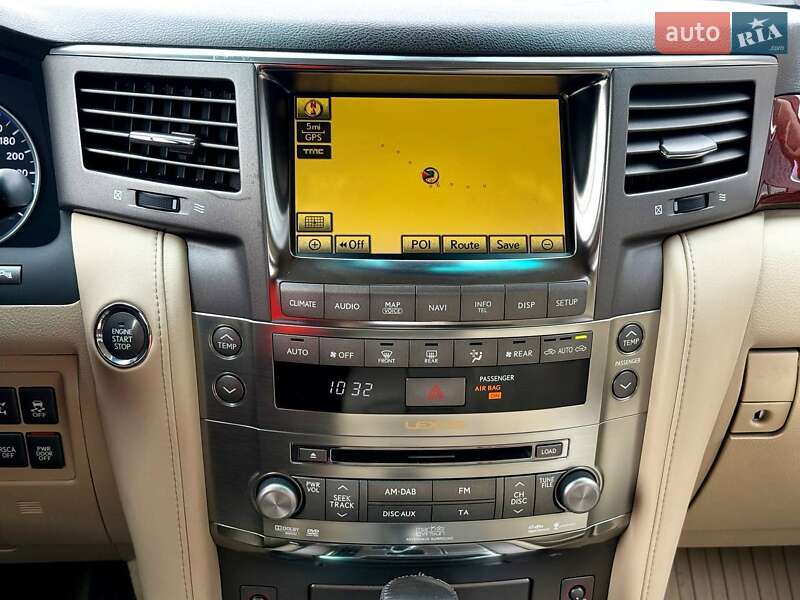 Позашляховик / Кросовер Lexus LX 2010 в Рівному