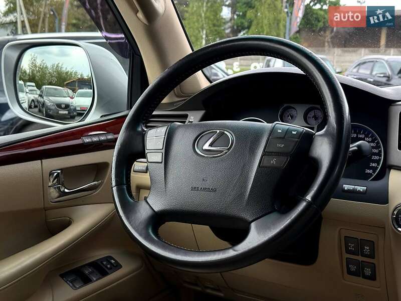Позашляховик / Кросовер Lexus LX 2010 в Рівному