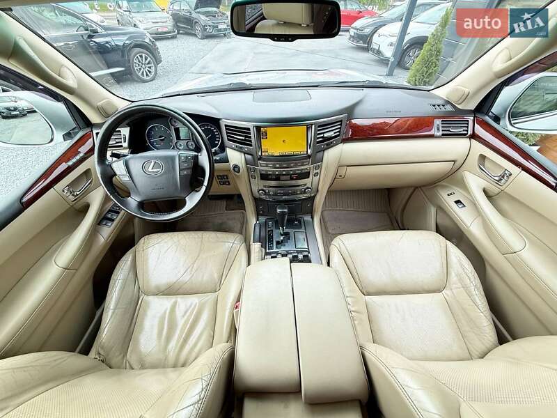 Позашляховик / Кросовер Lexus LX 2010 в Рівному