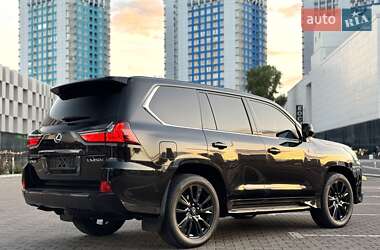 Внедорожник / Кроссовер Lexus LX 2017 в 