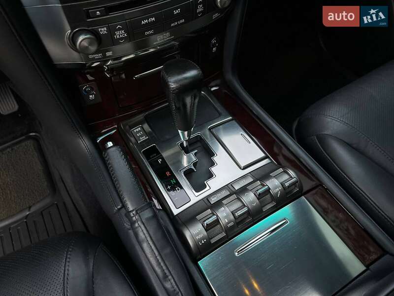 Внедорожник / Кроссовер Lexus LX 2011 в Одессе