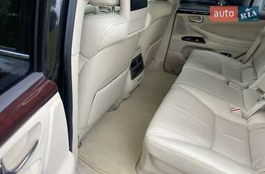 Внедорожник / Кроссовер Lexus LX 2012 в 