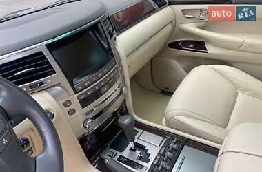Внедорожник / Кроссовер Lexus LX 2012 в 