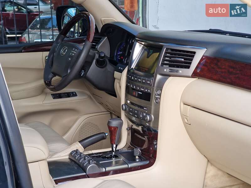 Позашляховик / Кросовер Lexus LX 2008 в Одесі