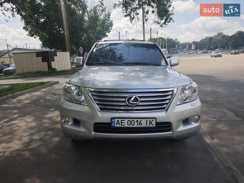 Позашляховик / Кросовер Lexus LX 2010 в 