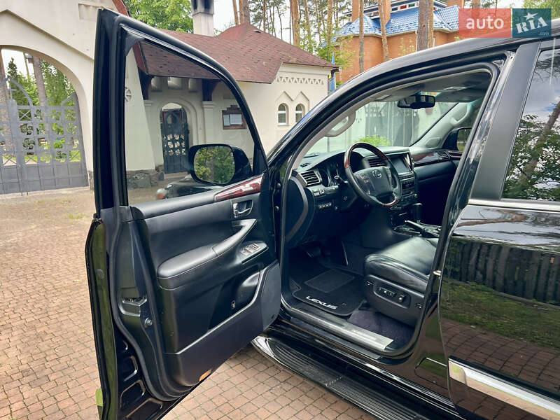 Позашляховик / Кросовер Lexus LX 2011 в Києві