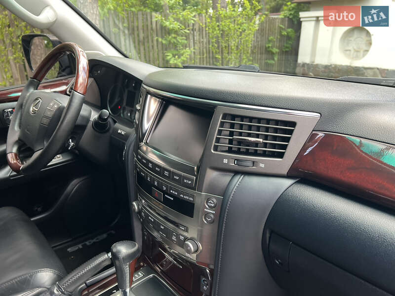 Позашляховик / Кросовер Lexus LX 2011 в Києві