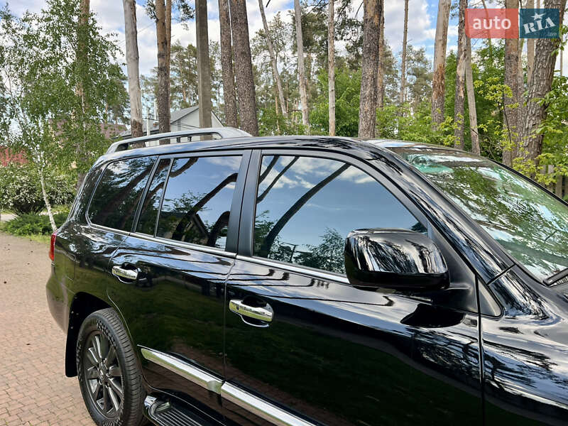 Позашляховик / Кросовер Lexus LX 2011 в Києві