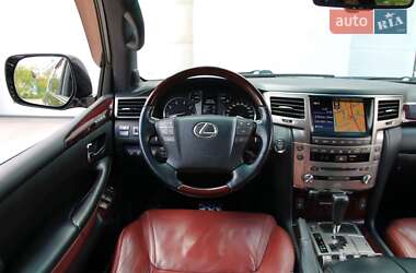 Позашляховик / Кросовер Lexus LX 2014 в 