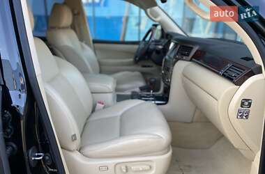 Внедорожник / Кроссовер Lexus LX 2011 в 
