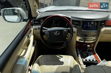 Внедорожник / Кроссовер Lexus LX 2008 в 