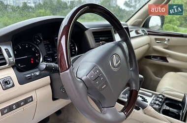 Позашляховик / Кросовер Lexus LX 2012 в 