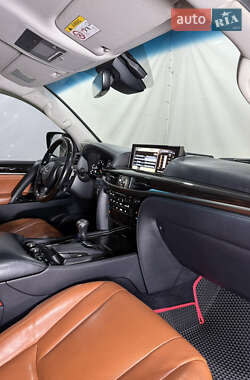 Внедорожник / Кроссовер Lexus LX 2015 в 