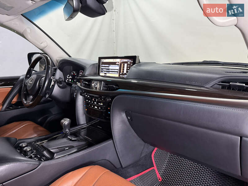 Позашляховик / Кросовер Lexus LX 2015 в Одесі