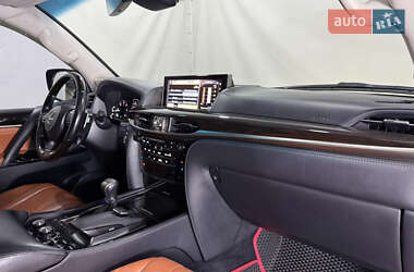 Внедорожник / Кроссовер Lexus LX 2015 в 