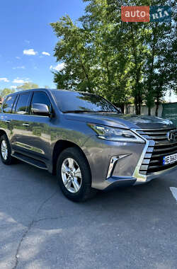 Позашляховик / Кросовер Lexus LX 2017 в Дніпрі