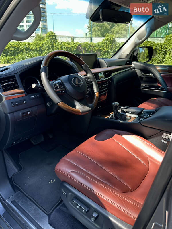 Внедорожник / Кроссовер Lexus LX 2017 в Днепре