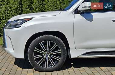Внедорожник / Кроссовер Lexus LX 2019 в 