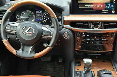 Внедорожник / Кроссовер Lexus LX 2017 в 