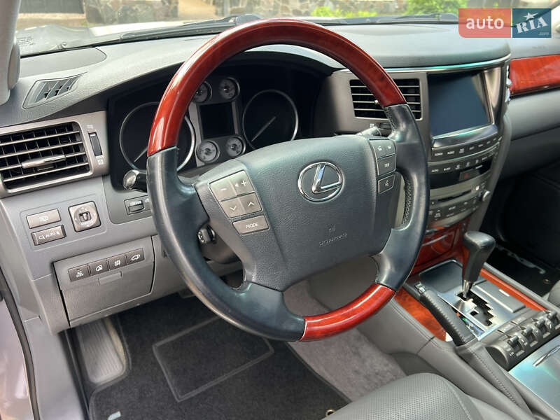 Позашляховик / Кросовер Lexus LX 2008 в Києві