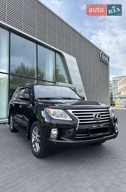 Позашляховик / Кросовер Lexus LX 2014 в 