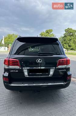 Позашляховик / Кросовер Lexus LX 2014 в 