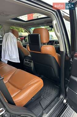 Позашляховик / Кросовер Lexus LX 2014 в 