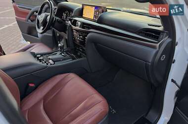 Внедорожник / Кроссовер Lexus LX 2020 в 