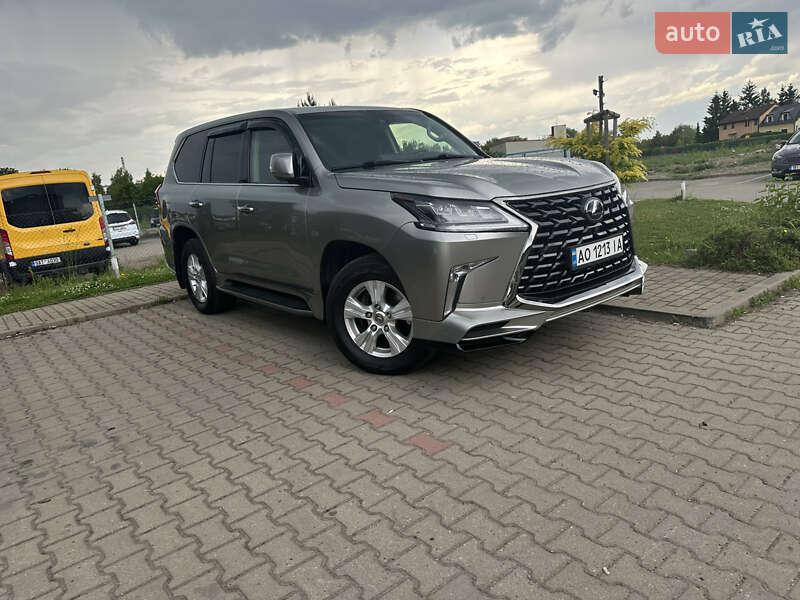 Внедорожник / Кроссовер Lexus LX 2016 в Рахове