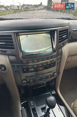 Внедорожник / Кроссовер Lexus LX 2008 в 