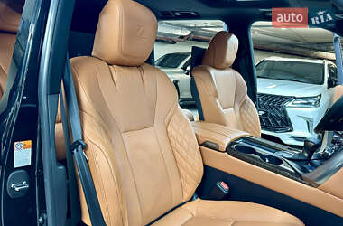 Внедорожник / Кроссовер Lexus LX 2022 в 