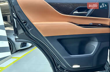 Внедорожник / Кроссовер Lexus LX 2022 в 
