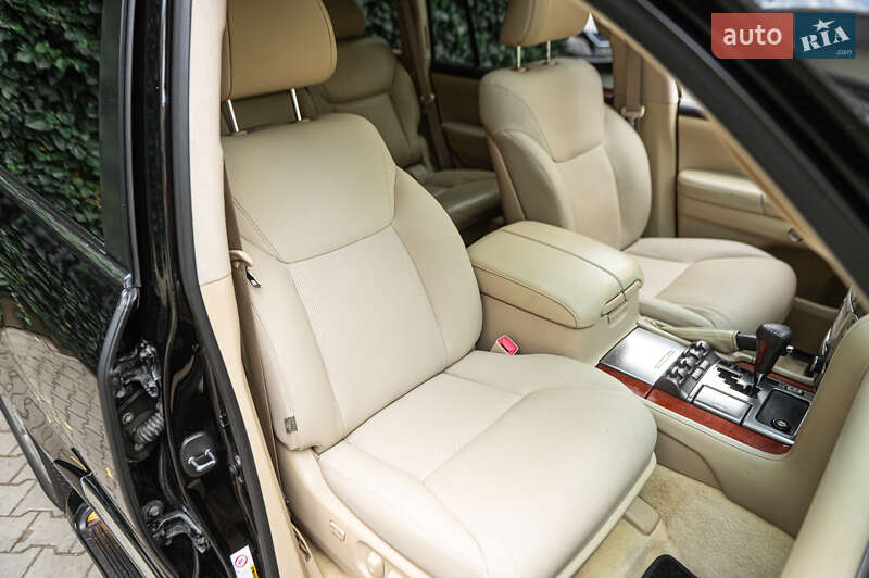 Внедорожник / Кроссовер Lexus LX 2010 в Одессе