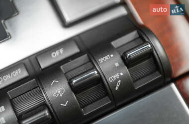 Внедорожник / Кроссовер Lexus LX 2010 в 