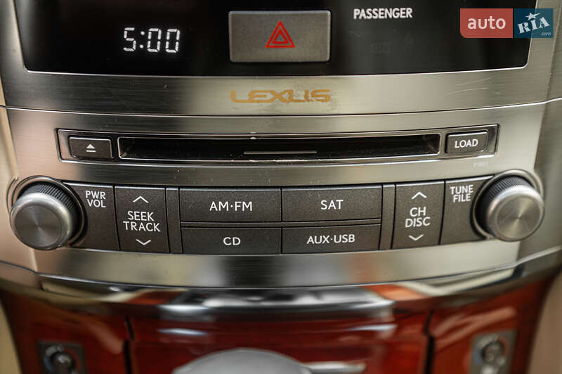 Внедорожник / Кроссовер Lexus LX 2010 в Одессе