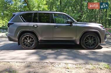 Позашляховик / Кросовер Lexus LX 2023 в 