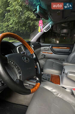 Внедорожник / Кроссовер Lexus LX 2005 в 
