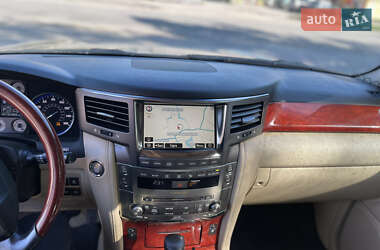Внедорожник / Кроссовер Lexus LX 2008 в 
