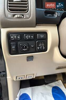 Позашляховик / Кросовер Lexus LX 2004 в 
