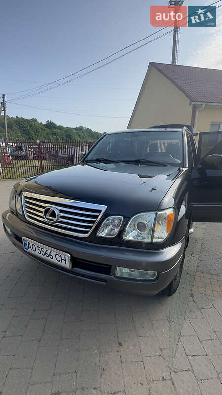 Внедорожник / Кроссовер Lexus LX 2005 в 