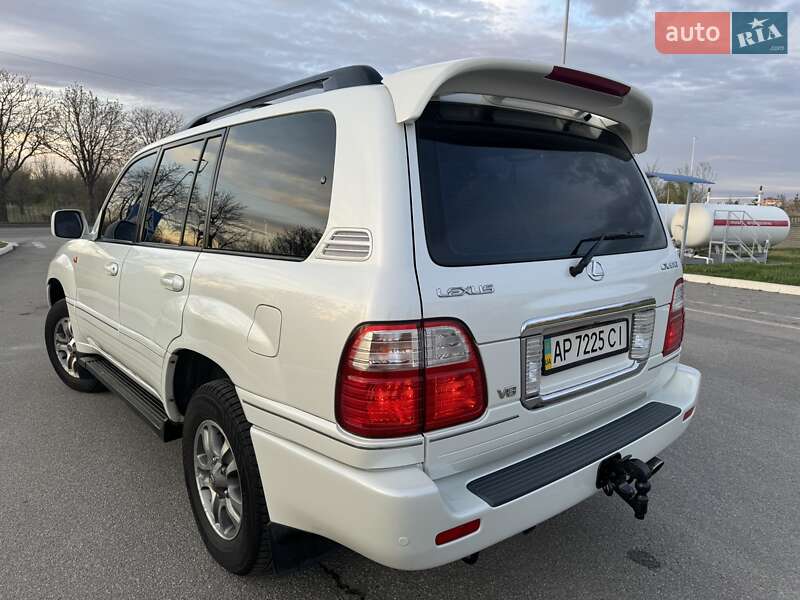 Внедорожник / Кроссовер Lexus LX 2003 в 