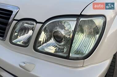 Внедорожник / Кроссовер Lexus LX 2003 в 