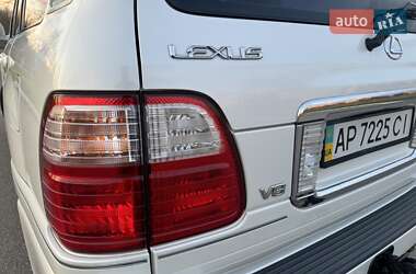 Внедорожник / Кроссовер Lexus LX 2003 в 