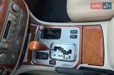 Внедорожник / Кроссовер Lexus LX 2003 в 