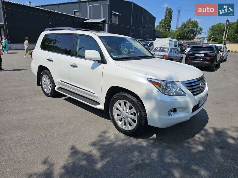 Внедорожник / Кроссовер Lexus LX 2008 в Днепре